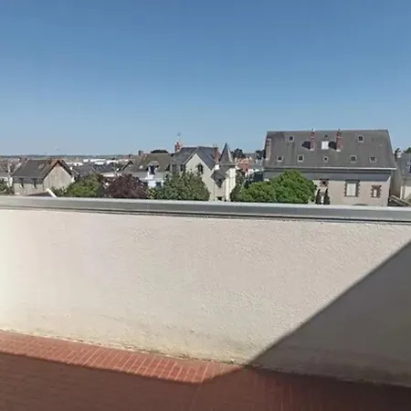 2p, Dernier Etage Avec Ascenseur, Balcon, Parking - Fr-1-843-40 *