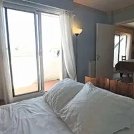 Appartement 2p, Dernier Etage Avec Ascenseur, Balcon, Parking - Fr-1-843-40